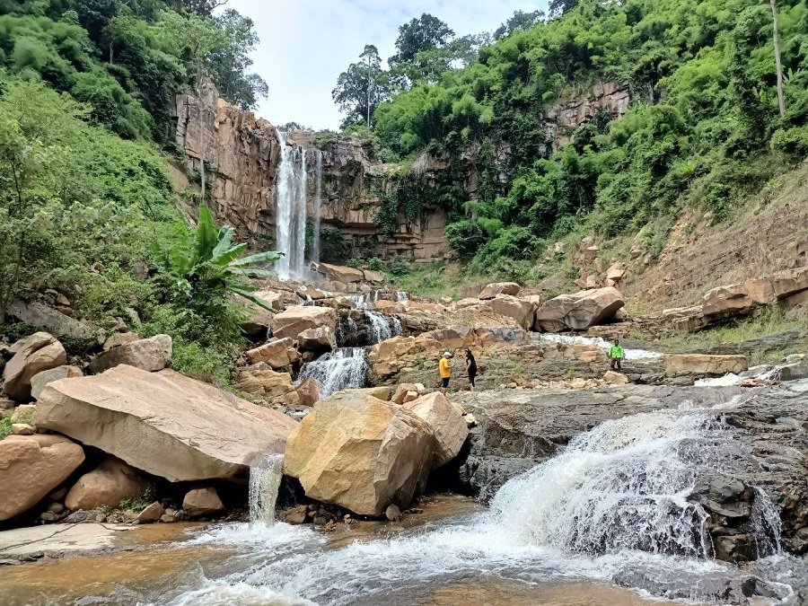 Phnom Penh to Kirirom National Park: E-Bike, Hike & Ecotourism Adventure